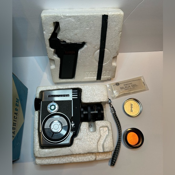 1960’s Yashica U-Matic 8mm Movie Film Camera  with box - Picture 6 of 11